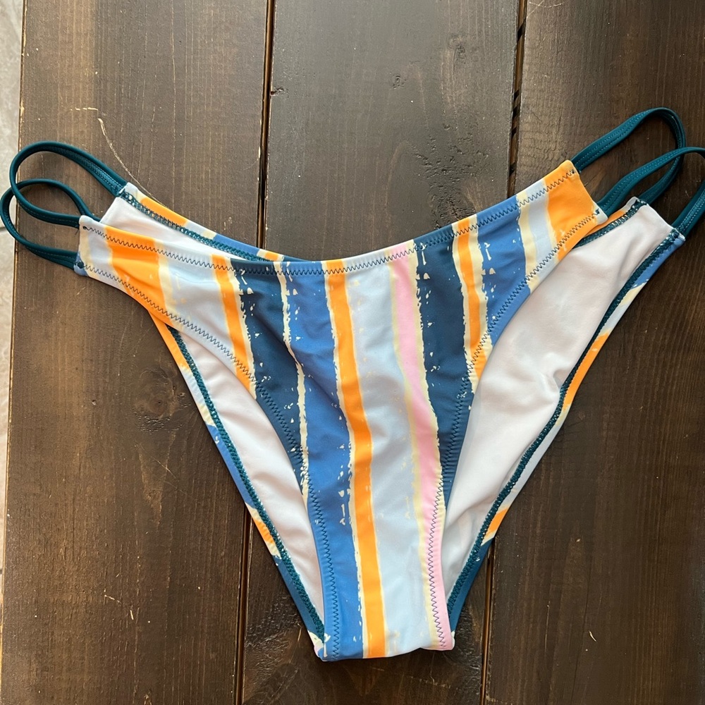 NWOT Women’s CUPSHE striped low-rise bikini bottoms, sz XL